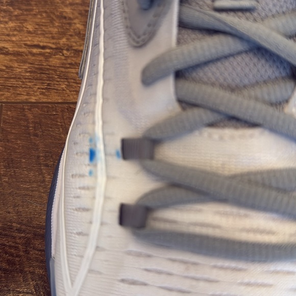 Women’s Puma athletic shoes - Picture 5 of 6